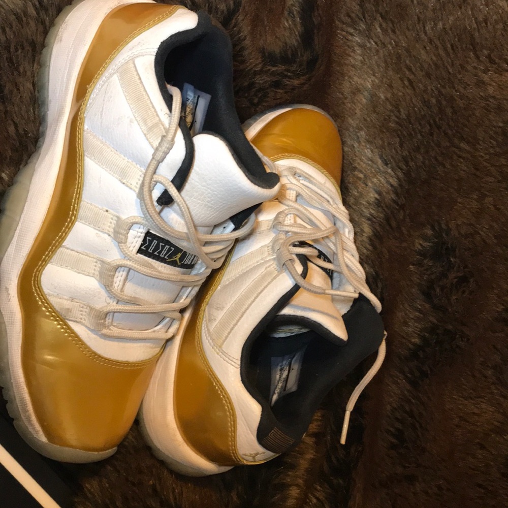 Air Jordan 11 Retro Low “Closing Ceremony”